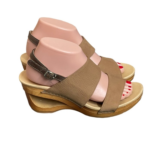 Dansko TAMIA Honey Textured
Nubuck Sandals size 38 (7.5-8)USA - Picture 3 of 12